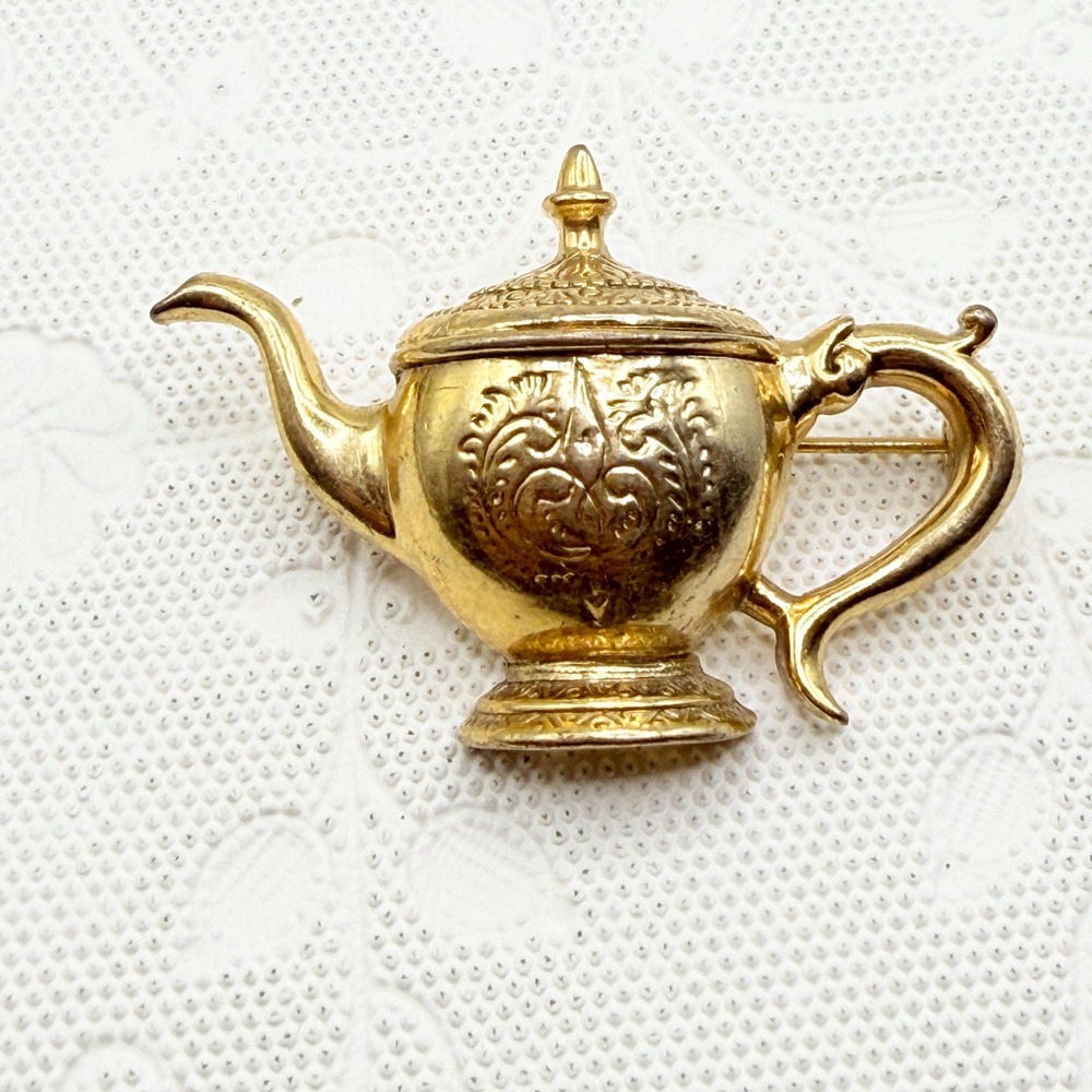 Vintage 1928 Brand Gold Tone Ornate Teapot Tea Time Kettle Brooch